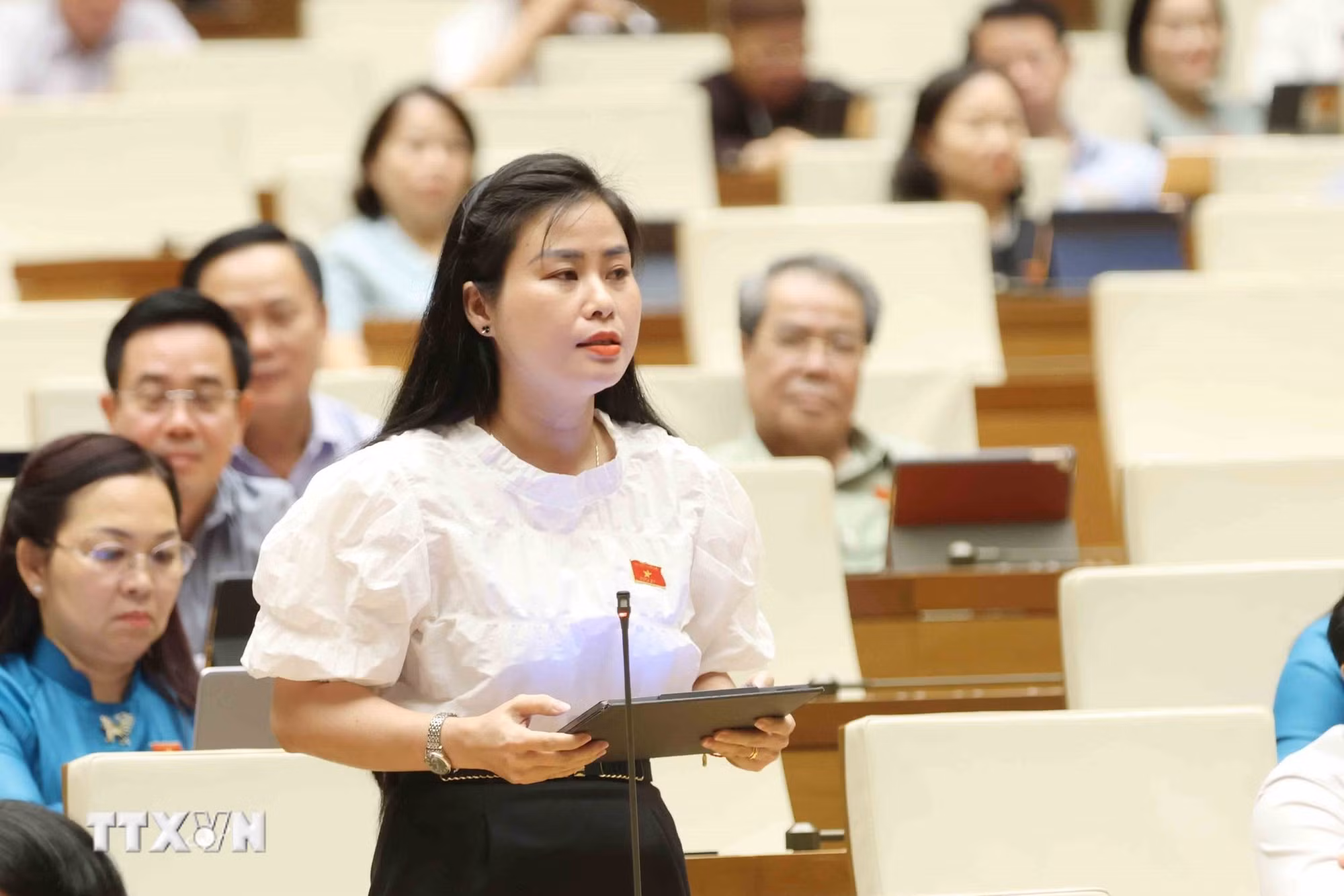 ttxvn-quoc-hoi-chat-van-linh-vuc-giao-duc-va-dao-tao-30-3.jpg
