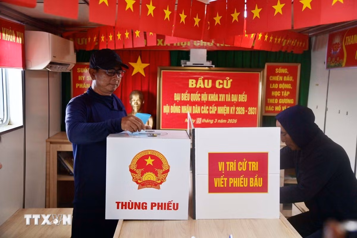 ttxvn-bau-cu-quoc-hoi-va-hdnd-thanh-pho-ho-chi-minh-hoan-thanh-bau-cu-som-tai-khu-vuc-cum-ba-ke-0403.jpg