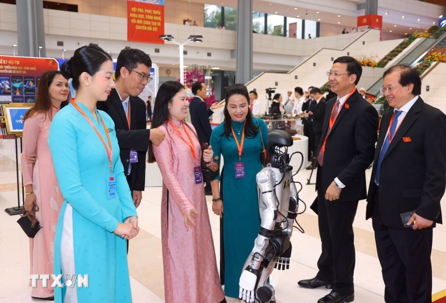 ttxvn-dai-hoi-dai-bieu-dang-bo-chinh-phu-lan-thu-nhat-phien-tru-bi-5.jpg