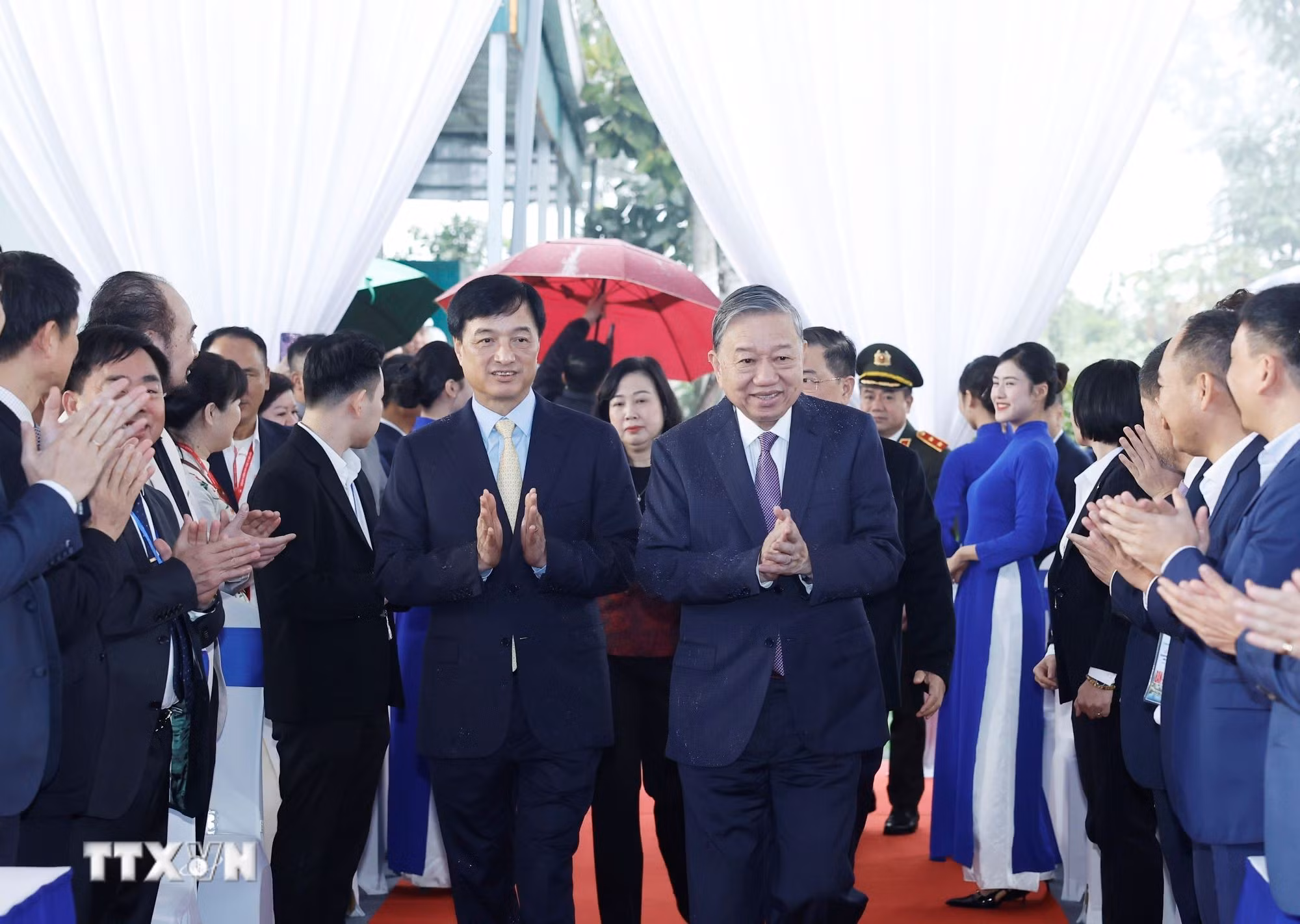 ttxvn-tong-bi-thu-du-le-khoi-cong-du-an-phuc-hop-y-te-cham-soc-suc-khoe-nguoi-cao-tuoi-1701-3.jpg