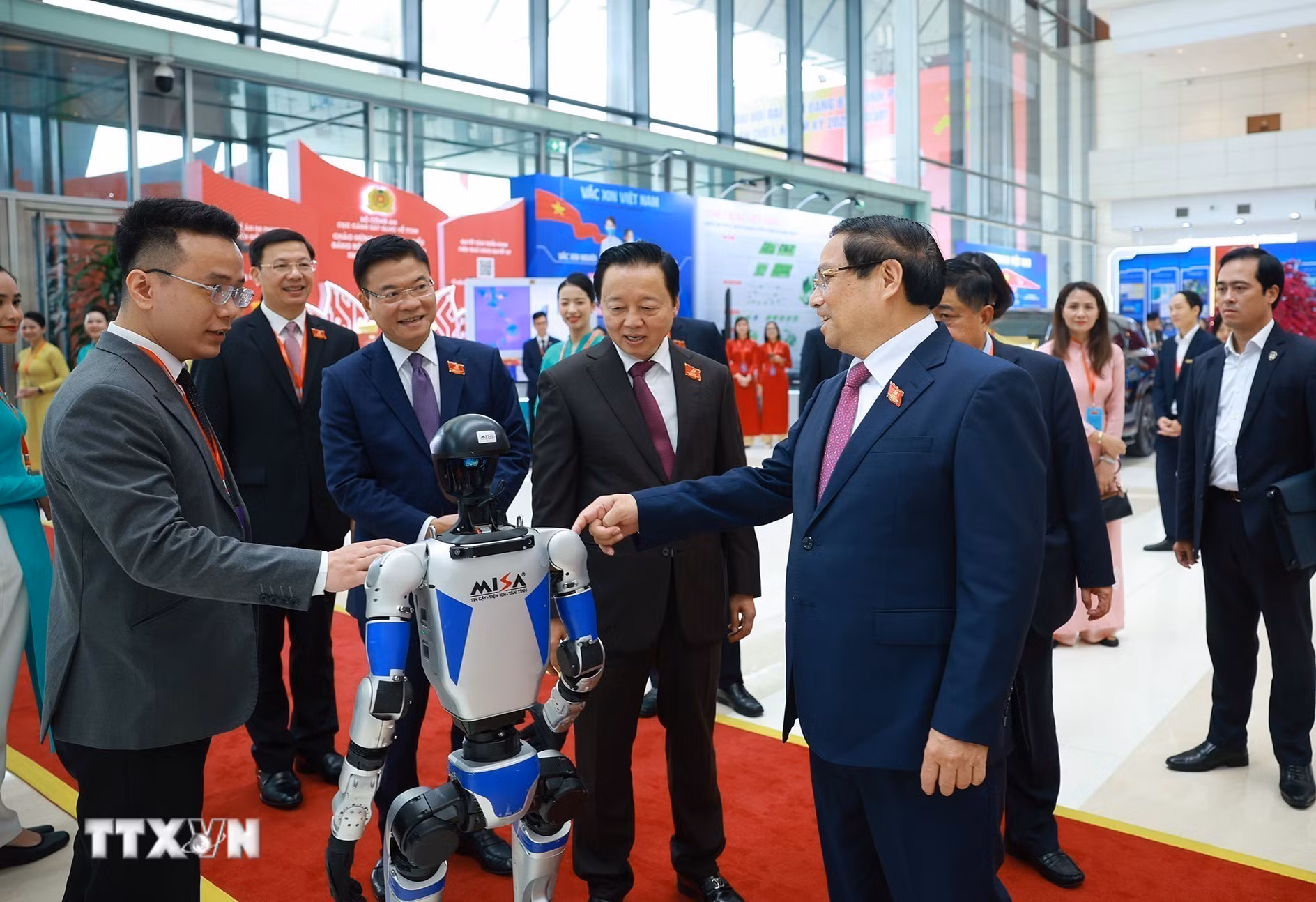 ttxvn-phien-tru-bi-dai-hoi-dai-bieu-dang-bo-chinh-phu-lan-thu-nhat-nhiem-ky-2025-2030-3.jpg