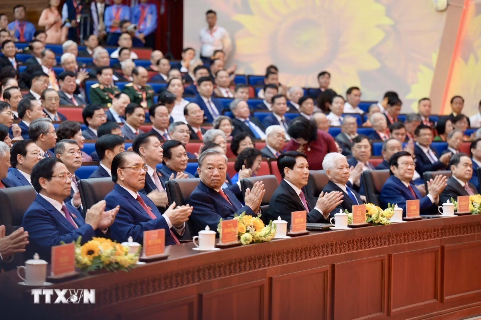 ttxvn-tong-bi-thu-to-lam-du-dai-hoi-dai-bieu-dang-bo-thanh-pho-ho-chi-minh-14-12jpg.jpg