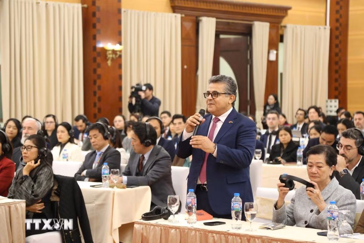 ttxvn-thong-bao-ve-dai-hoi-xiv-cua-dang-toi-cac-co-quan-dai-dien-ngoai-giao-cac-to-chuc-quoc-te-0701-3.jpg