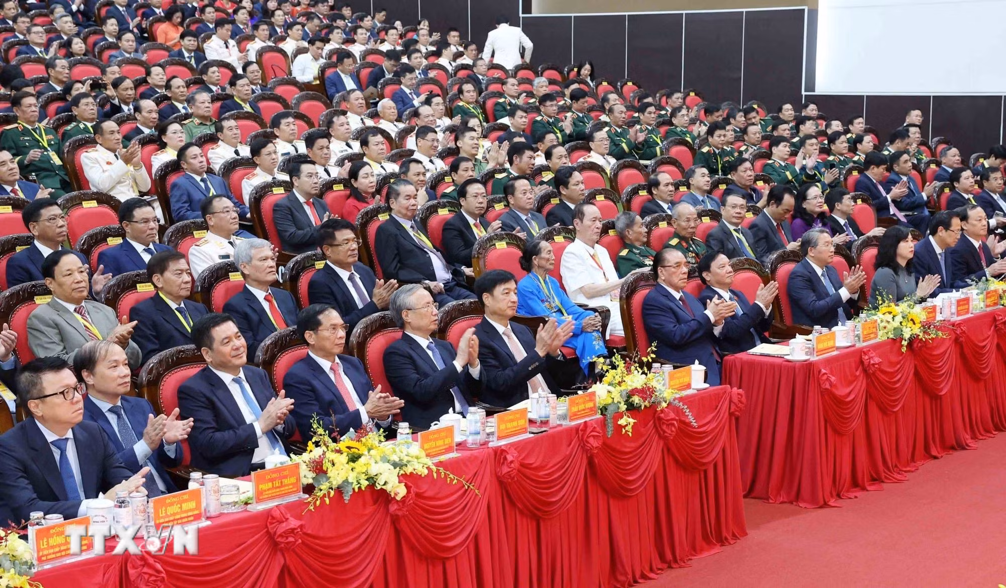 ttxvn-dai-hoi-dai-bieu-dang-bo-tinh-hung-yen-lan-thu-i-nhiem-ky-2025-2030-03-6.jpg
