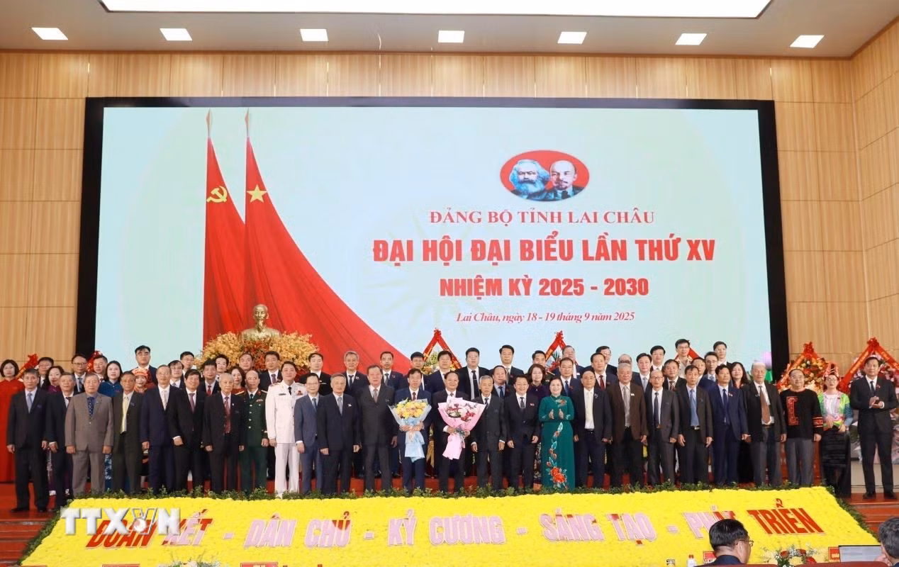 ttxvn-ong-le-minh-ngan-duoc-bau-lam-bi-thu-tinh-uy-lai-chau-1909-2.jpg