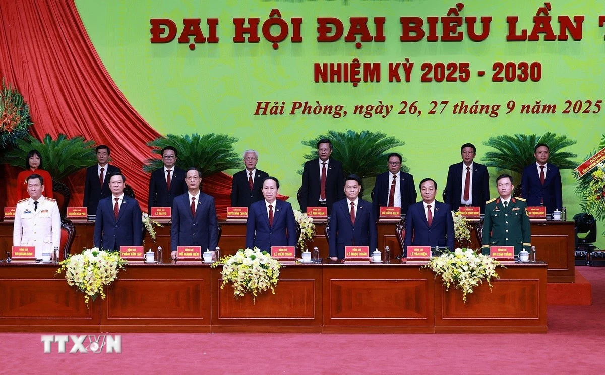 Đoàn Chủ tịch điều hành Đại hội đại biểu Đảng bộ thành phố Hải Phòng lần thứ nhất, nhiệm kỳ 2025-2030. (Ảnh: Dương Giang/TTXVN)