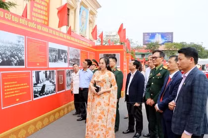 Khai mạc triển lãm “Quốc hội Việt Nam, Hội đồng nhân dân thành phố Hải Phòng qua các kỳ bầu cử”