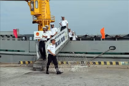 Vùng 2 Hải quân hoàn thành công tác tổ chức bầu cử sớm trên biển