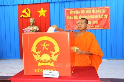 Phát huy tinh thần trách nhiệm, cử tri Vĩnh Long tích cực tham gia ngày hội lớn
