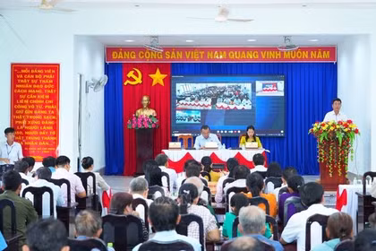 Cử tri Tây Ninh lo ngại trước tình hình giá lúa gạo giảm sâu