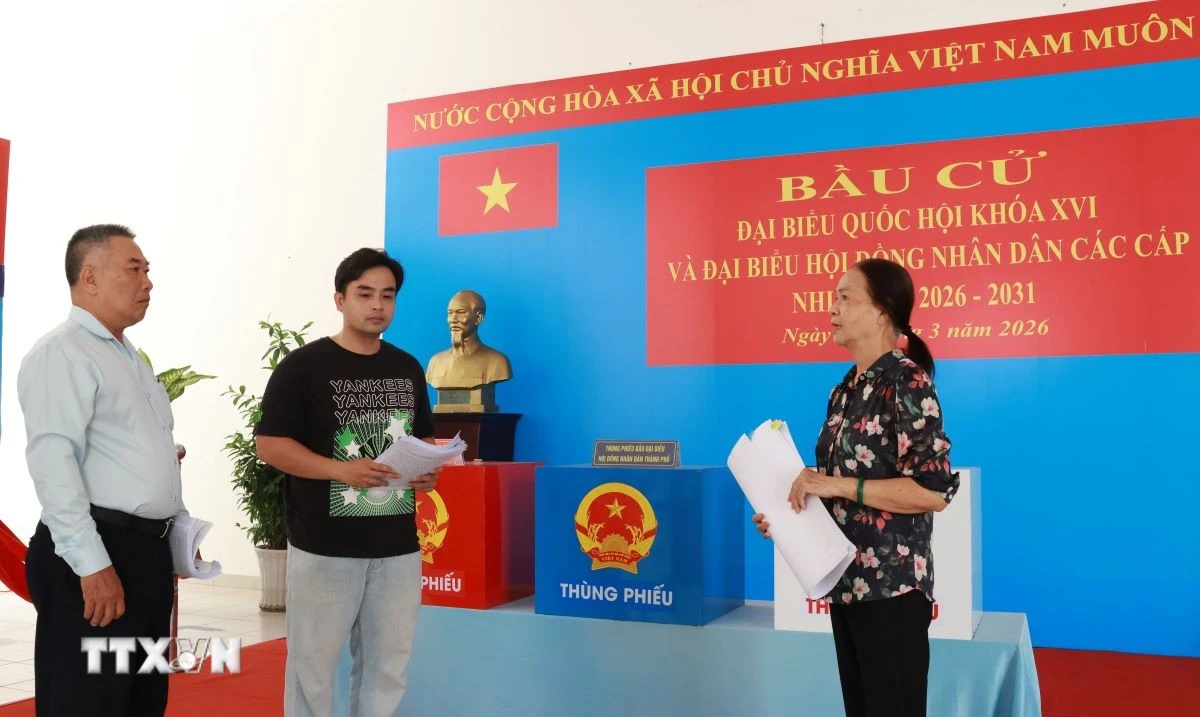 Bà Nguyễn Thị Phương Thảo, thành viên Tổ bầu cử số 1, phường Xuân Hòa, Thành phố Hồ Chí Minh từng có 4 lần tham gia công tác chuẩn bị cho bầu cử tại địa phương. (Ảnh: Hữu Duyên/TTXVN)