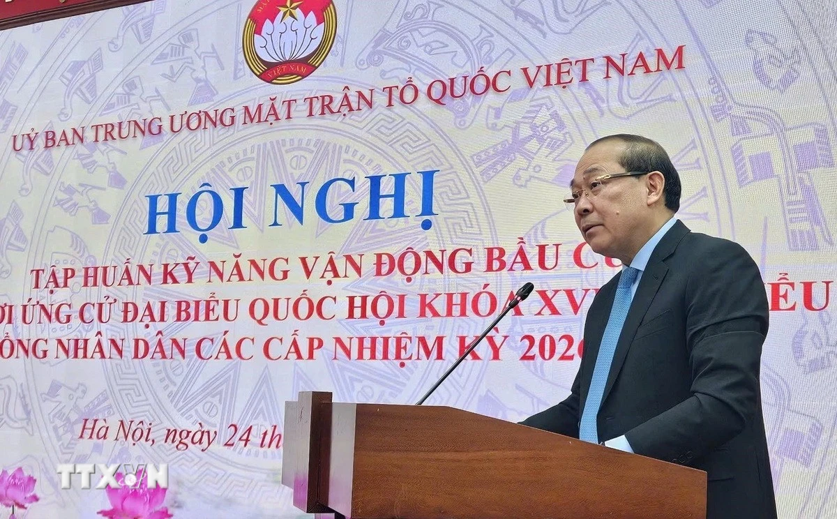 Phó Chủ tịch Ủy ban Trung ương Mặt trận Tổ quốc Việt Nam Hoàng Công Thủy phát biểu tại hội nghị. (Ảnh: Phúc Hằng/TTXVN)