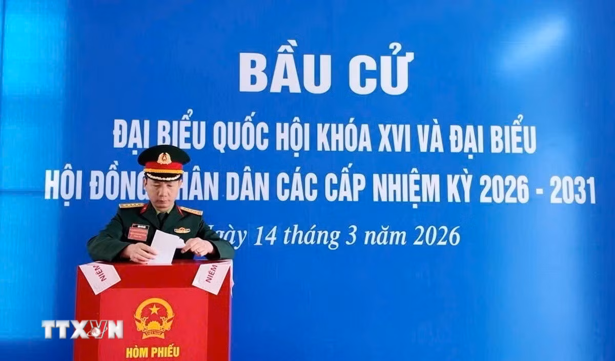 ttxvn-bach-long-vi-bau-cu-som.jpg