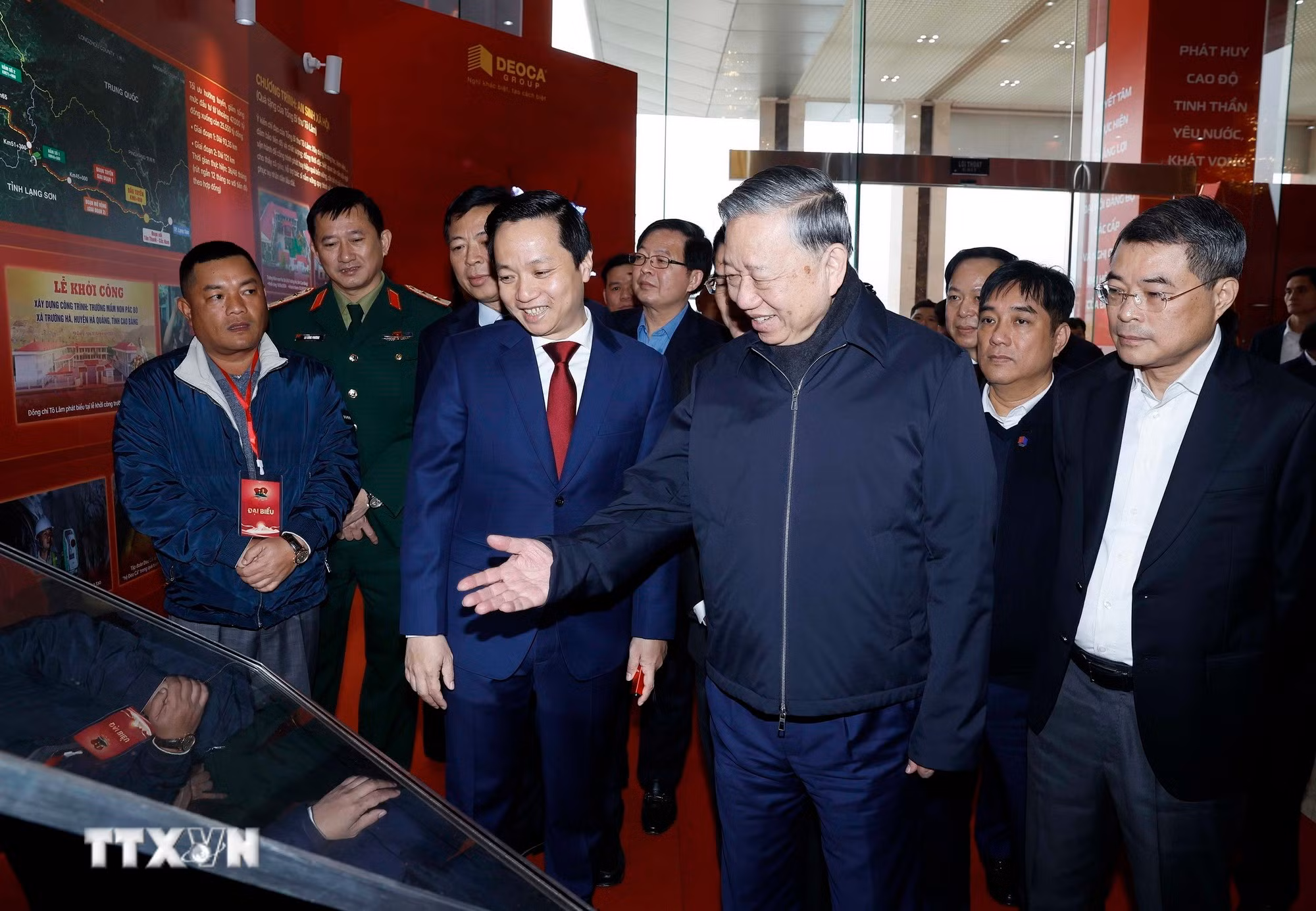 ttxvn-tong-bi-thu-to-lam-lam-viec-voi-ban-chap-hanh-dang-bo-tinh-cao-bang-2.jpg