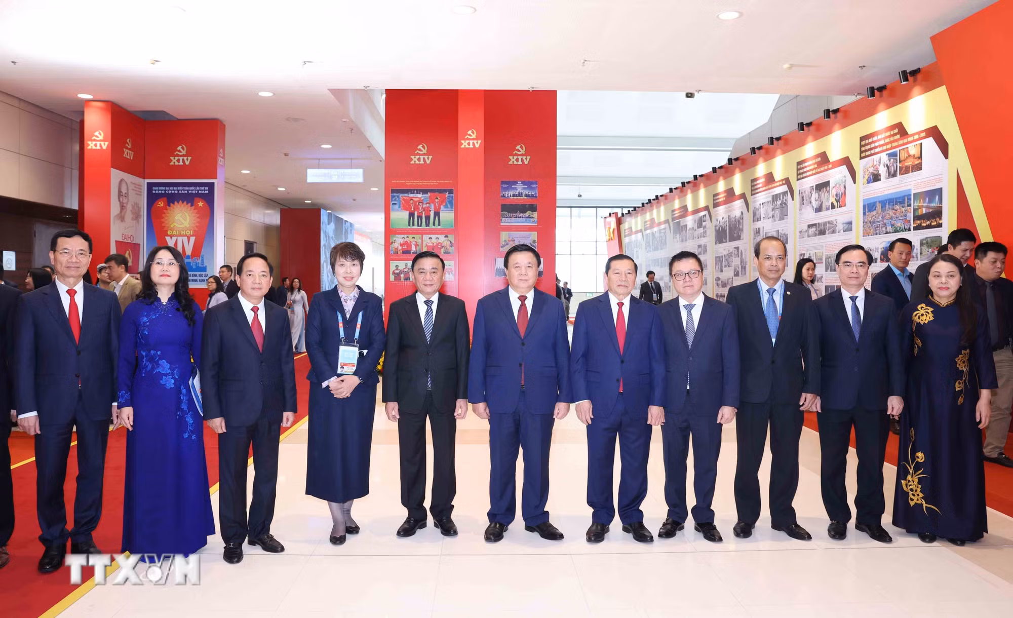 ttxvn-khai-truong-trung-tam-bao-chi-dai-hoi-xiv-cua-dang-3.jpg