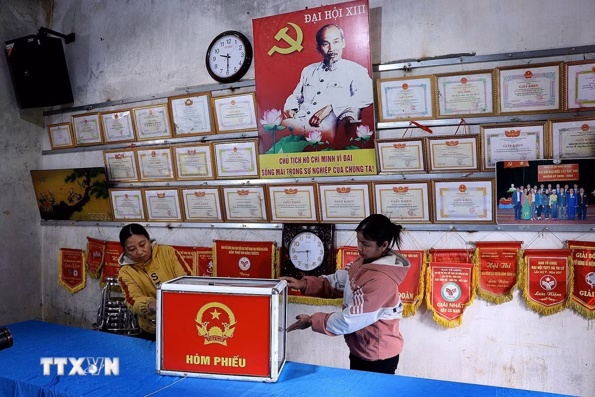 ttxvn-bau-cu-quoc-hoi-cu-tri-xu-muong-7.jpg