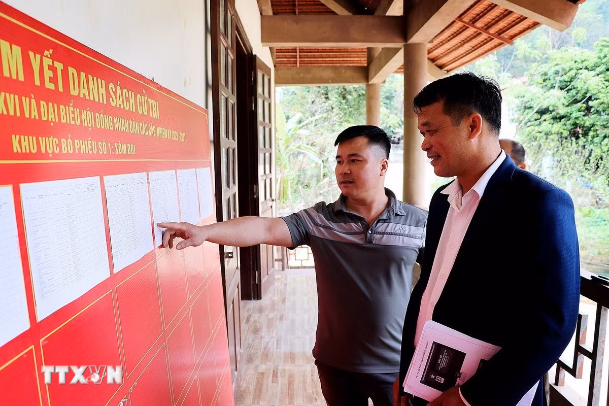 ttxvn-bau-cu-quoc-hoi-cu-tri-xu-muong-phu-tho-3.jpg