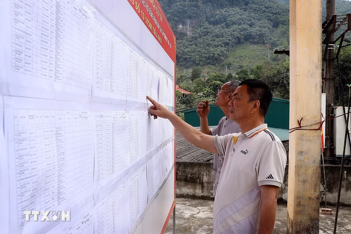 ttxvn-bau-cu-quoc-hoi-cu-tri-xu-muong-phu-tho-2.jpg