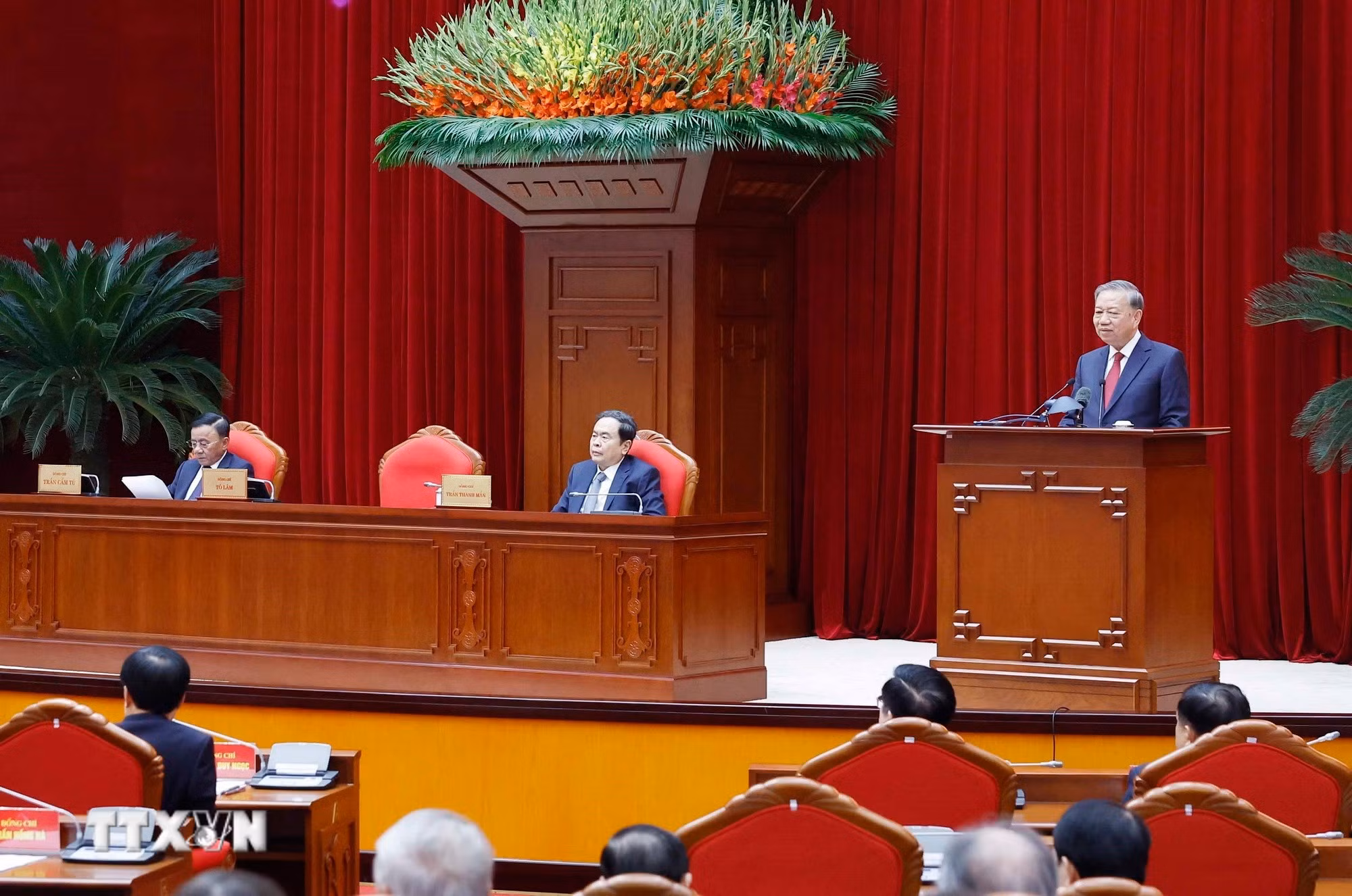 ttxvn-gap-mat-thanh-vien-tieu-ban-chuan-bi-dai-hoi-xiv-cua-dang-va-ban-chi-dao-tong-ket-40-nam-doi-moi-5.jpg