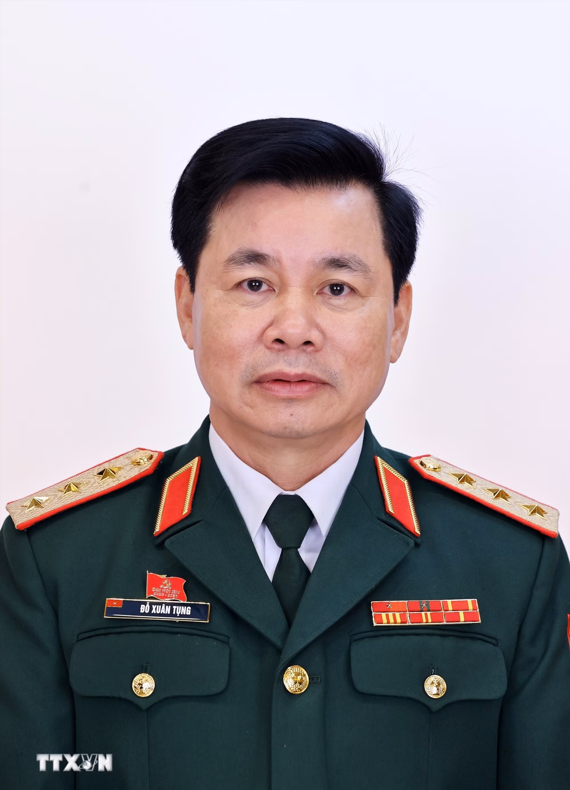 ttxvn-danh-sach-180-uy-vien-chinh-thuc-ban-chap-hanh-trung-uong-dang-khoa-xiv-97.jpg