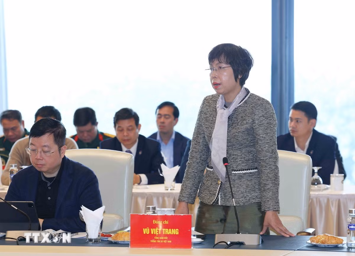 ttxvn-thuong-truc-ban-bi-thu-tran-cam-tu-so-duyet-dai-hoi-xiv-cua-dang-10.jpg