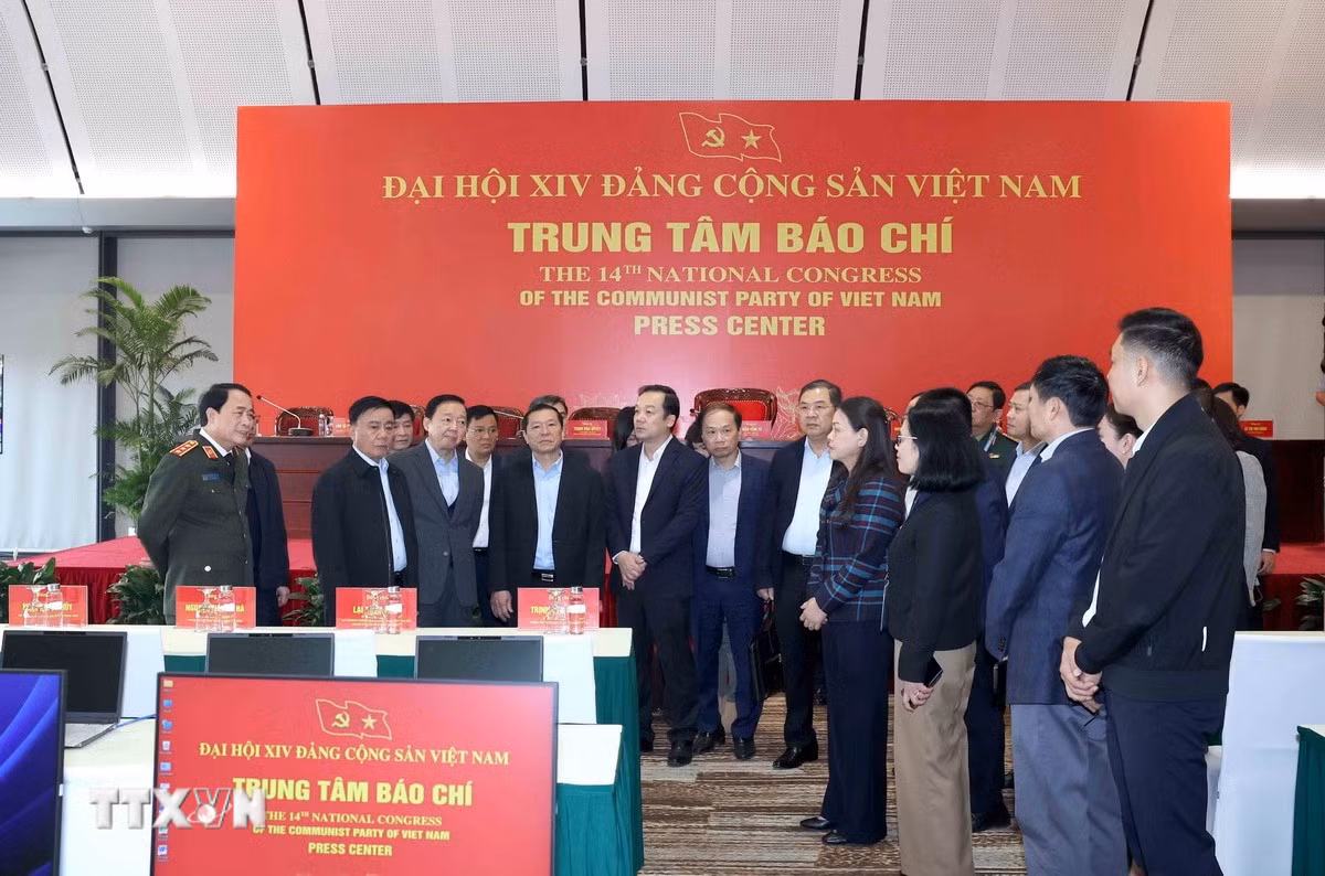 ttxvn-thuong-truc-ban-bi-thu-tran-cam-tu-so-duyet-dai-hoi-xiv-cua-dang-9.jpg