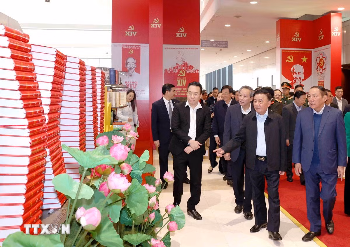 ttxvn-thuong-truc-ban-bi-thu-tran-cam-tu-so-duyet-dai-hoi-xiv-cua-dang-7.jpg