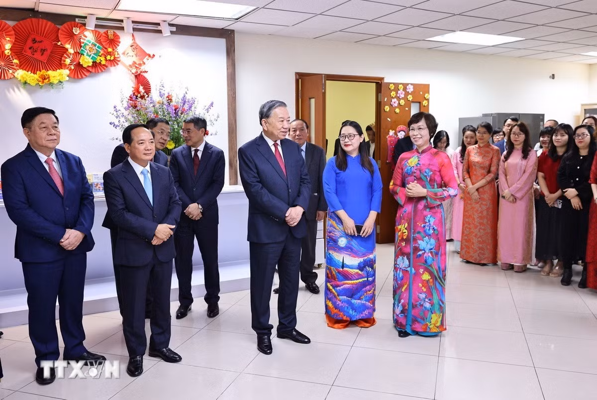 ttxvn-tong-bi-thu-to-lam-chuc-tet-thong-tan-xa-viet-nam-1.jpg