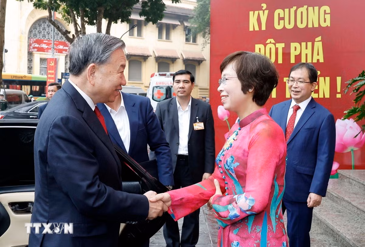 ttxvn-tong-bi-thu-to-lam-chuc-tet-thong-tan-xa-viet-nam-6.jpg