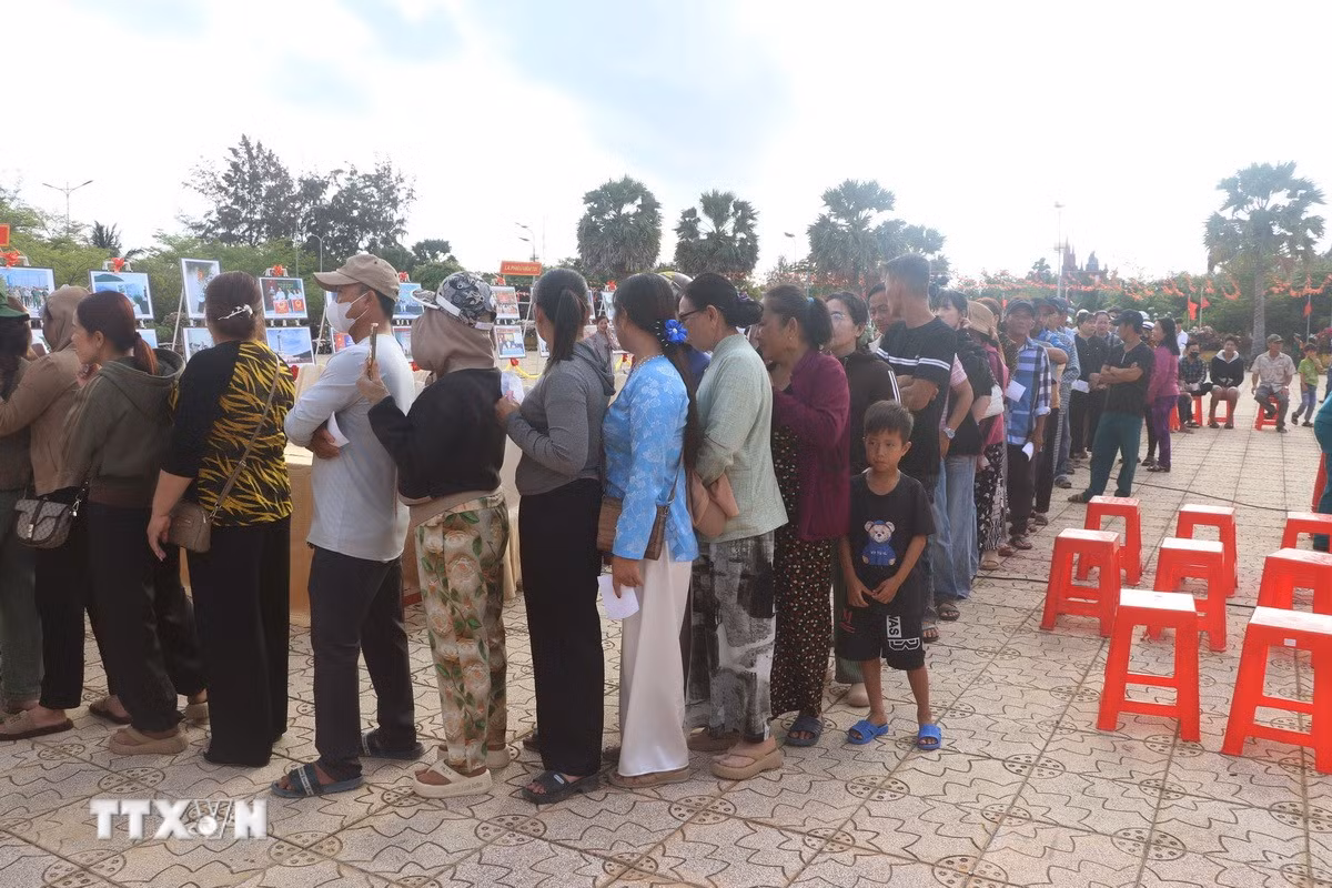 ttxvn-con-co-bau-cu2.jpg