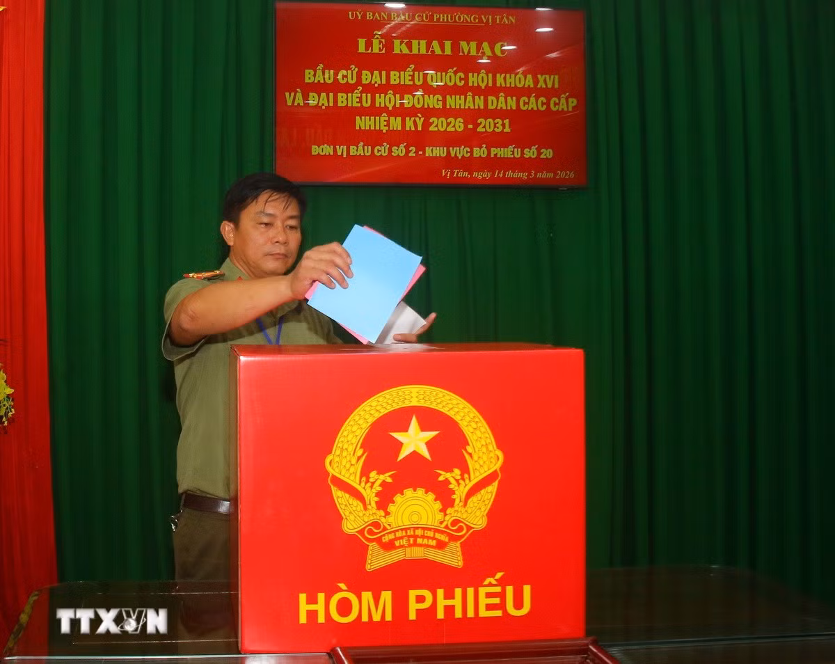 ttxvn-can-tho-bau-cu-som3.jpg