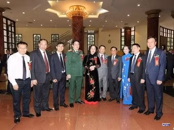 cd1814627-resize.jpg