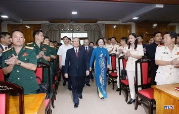 cd208720-resize.jpg