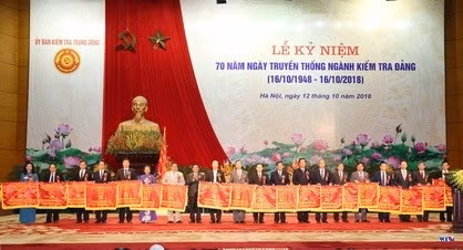 cd1816557-resize.jpg