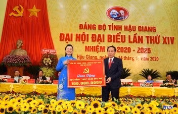 cd2014479-resize.jpg