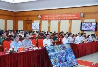 cd213245-resize.jpg