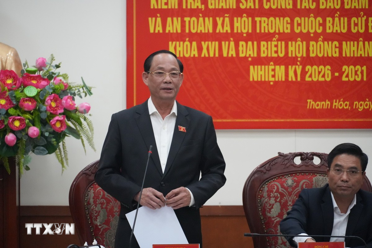 Phó Chủ tịch Quốc hội Trần Quang Phương ghi nhận và đánh giá cao tỉnh Thanh Hóa đã chủ động trong công tác bảo đảm an ninh, trật tự, an toàn xã hội cho cuộc bầu cử. (Ảnh: Hoa Mai/TTXVN)