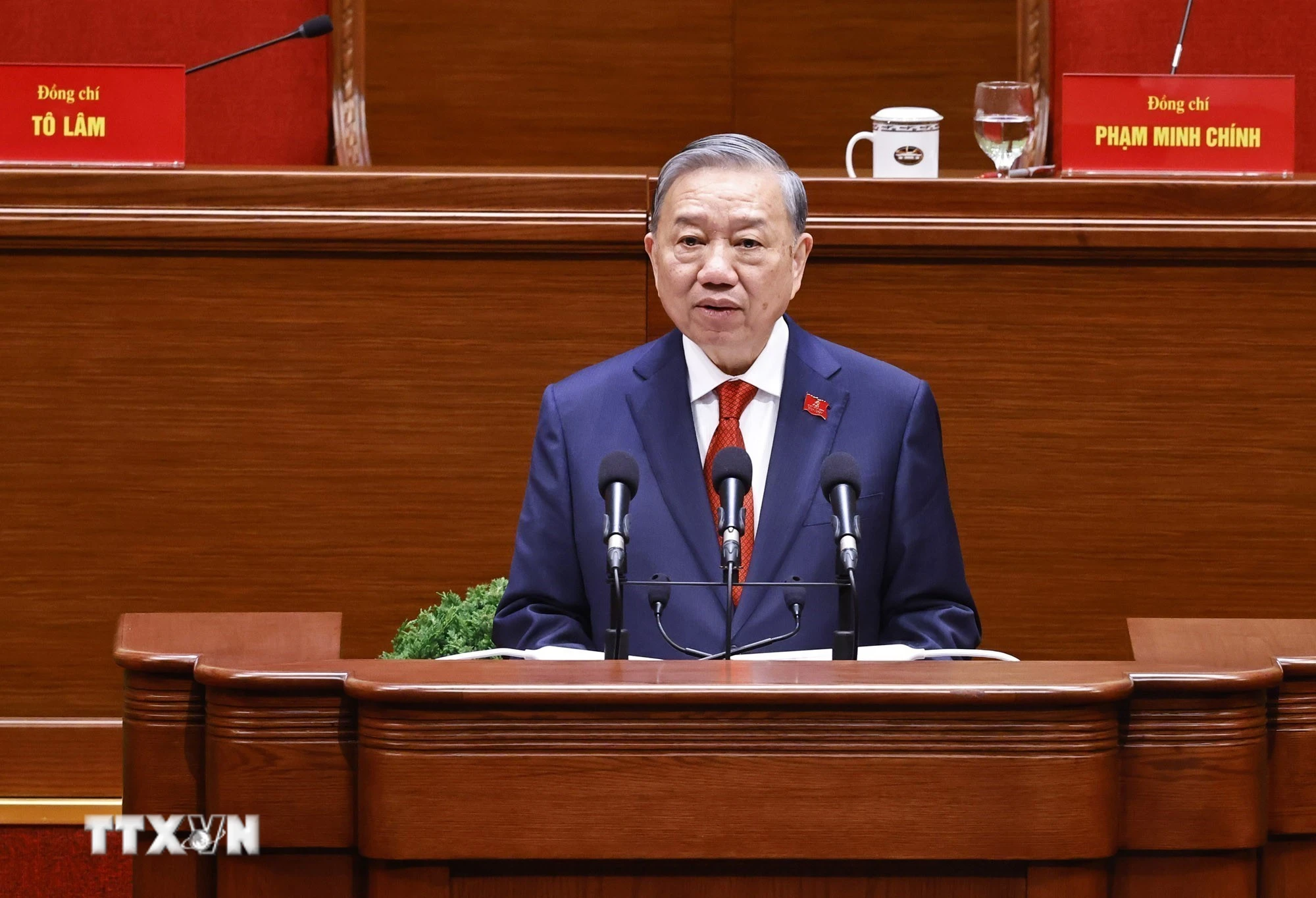 Tổng Bí thư Tô Lâm thay mặt Ban Chấp hành Trung ương Đảng khóa XIV phát biểu ý kiến. (Ảnh: TTXVN)