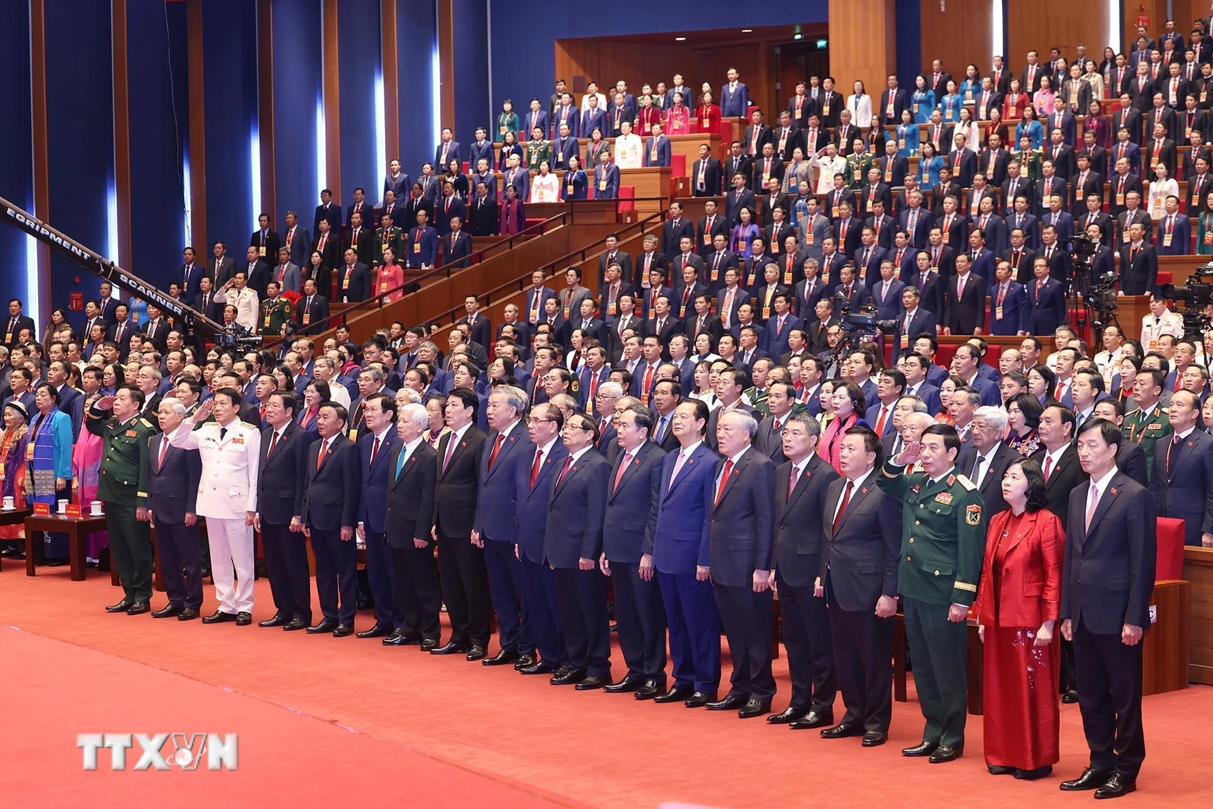 Các đại biểu thực hiện nghi lễ bế mạc Đại hội. (Ảnh: TTXVN)