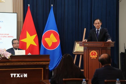 Đặc phái viên Tổng Bi thư Lê Hoài Trung tại cuộc gặp. (Ảnh: Trần Hải/TTXVN)