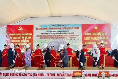 Lễ khởi công Dự án thành phần 3 thuộc Dự án đầu tư xây dựng đường bộ cao tốc Quy Nhơn-Pleiku. (Ảnh: Hồng Điệp/TTXVN)