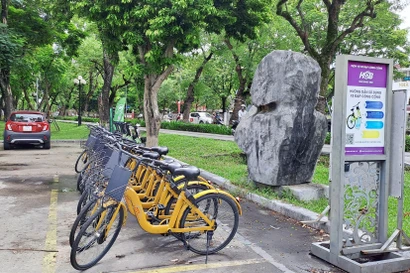 Bãi đỗ xe đạp phục vụ người dân và du khách. (Ảnh minh họa. Nguyên Lý/TTXVN)