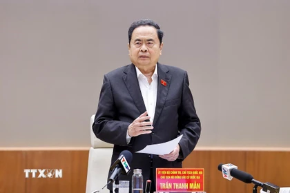 Chủ tịch Quốc hội Trần Thanh Mẫn phát biểu chỉ đạo, kết luận buổi kiểm tra, giám sát. (Ảnh: Doãn Tấn/TTXVN)