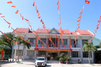 Xã Phước Hữu (tỉnh Khánh Hòa) trang trí lộng lẫy cờ hoa chào mừng bầu cử Quốc hội khóa XVI và Hội đồng Nhân dân các cấp nhiệm kỳ 2026- 2031. (Ảnh: Công Thử/TTXVN)