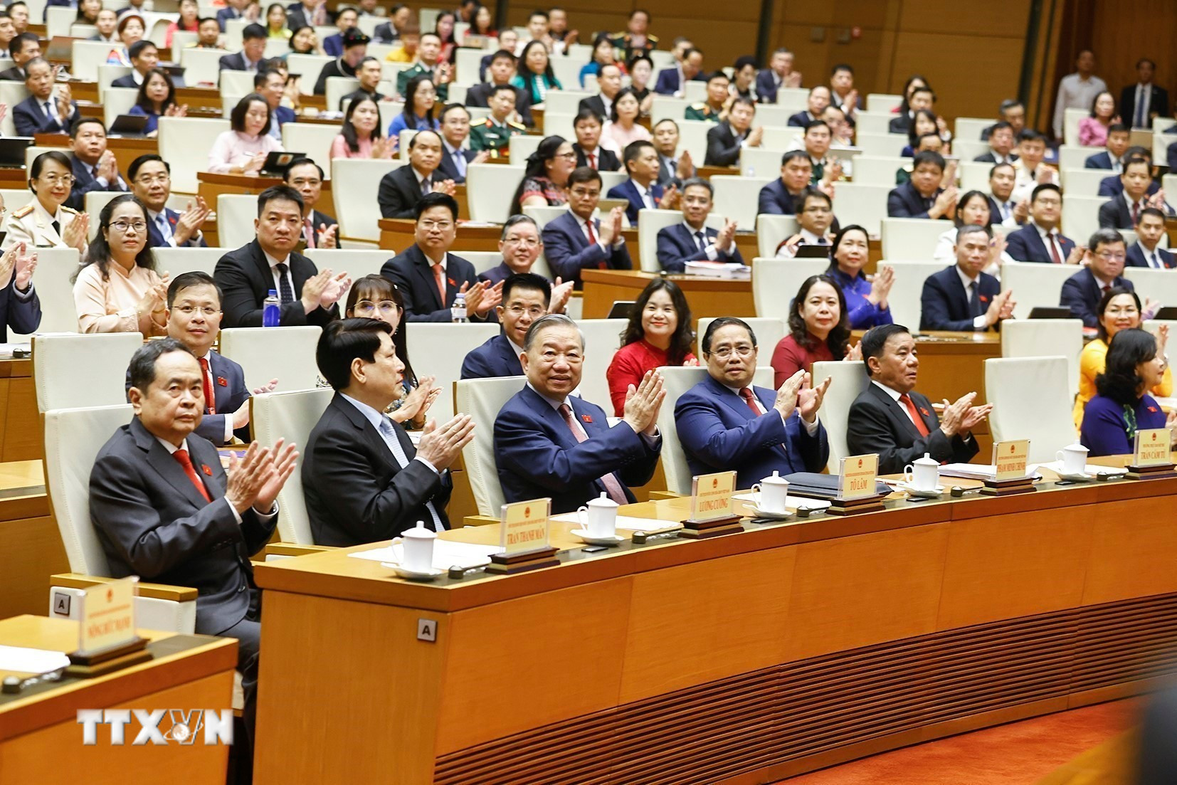 ttxvn-0604-khai-mac-ky-hop-thu-nhat-quoc-hoi-khoa-xvi-11.jpg