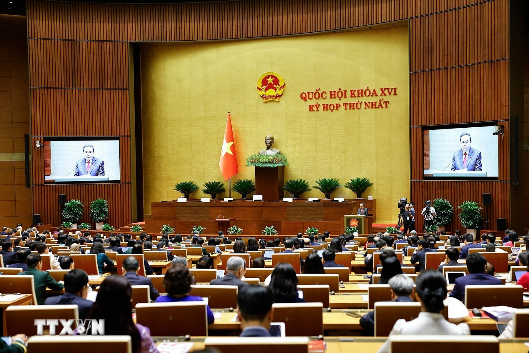 ttxvn-0604-khai-mac-ky-hop-thu-nhat-quoc-hoi-khoa-xvi-1.jpg