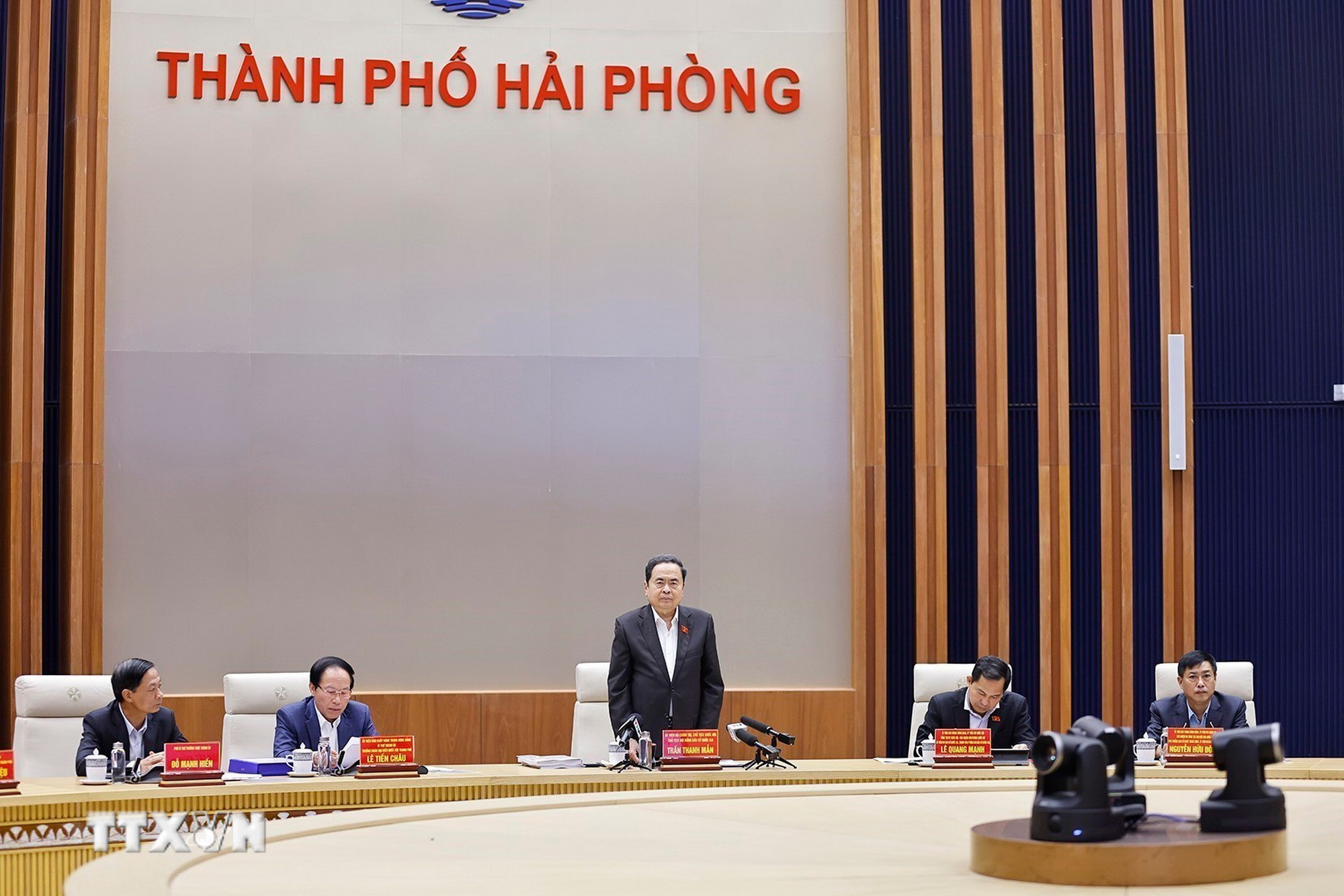 ttxvn-2602-chu-tich-quoc-hoi-uy-ban-bau-cu-hai-phong-3.jpg