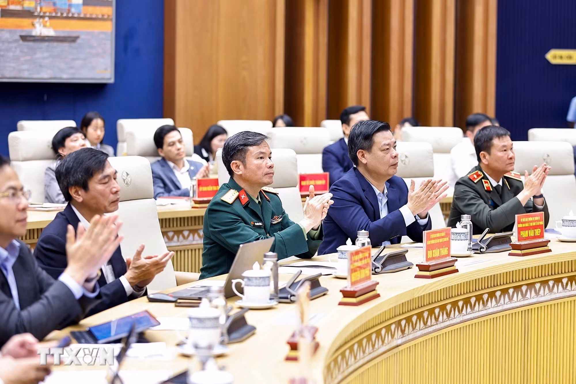 ttxvn-2602-chu-tich-quoc-hoi-uy-ban-bau-cu-hai-phong-7.jpg