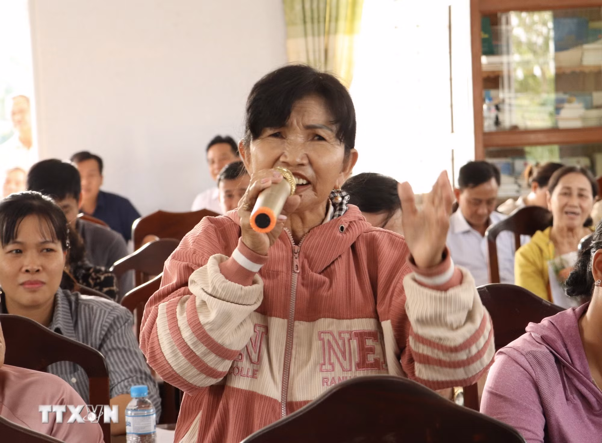 ttxvn-0903-bau-cu-dong-thap-2.jpg