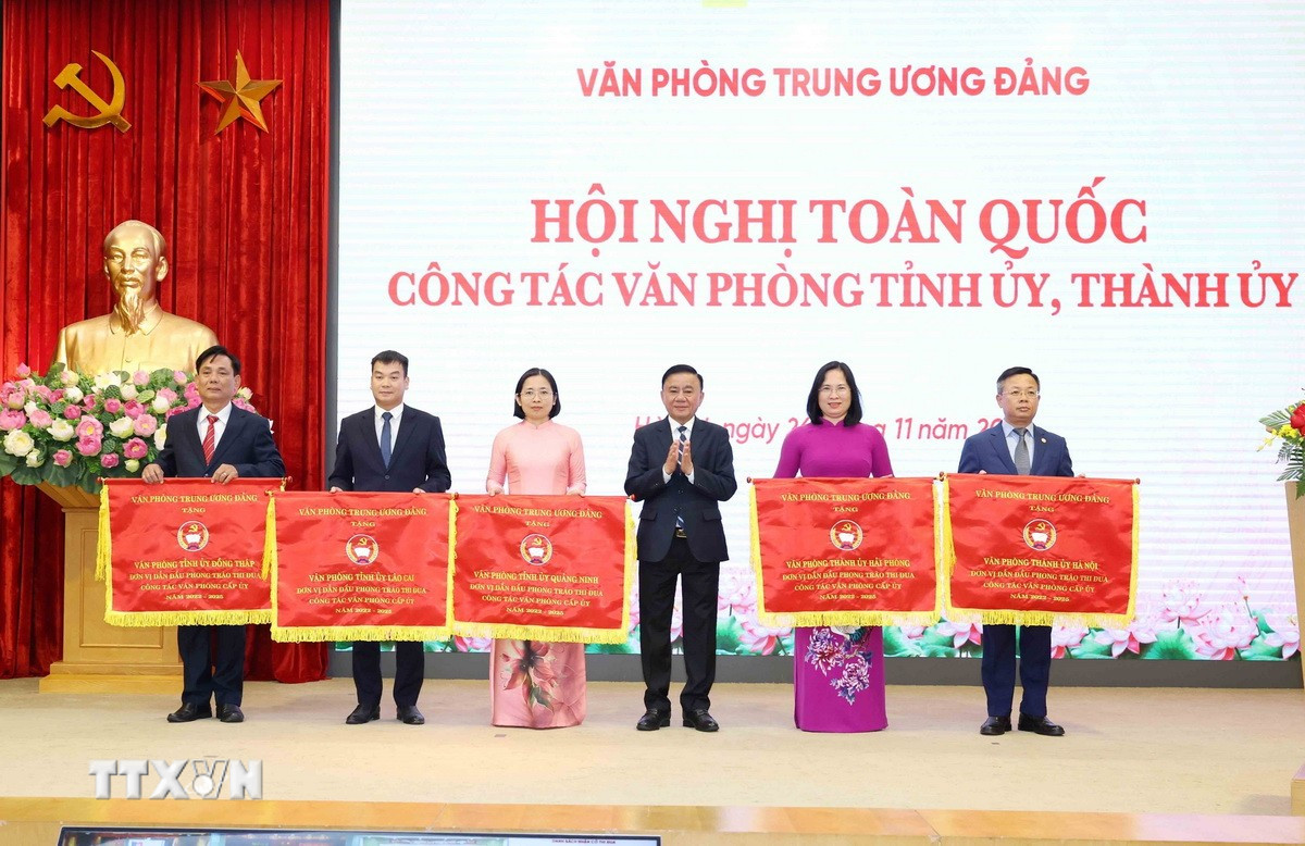 ttxvn-2611-hoi-nghi-van-phong-thanh-uy-tinh-uy-4.jpg